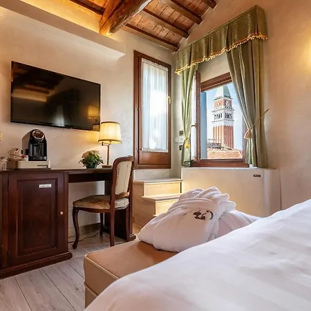 Ξενοδοχείο Colombina 4*