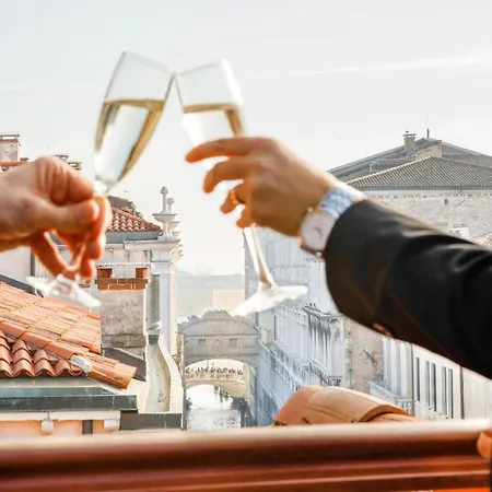 콜롭비나 호텔 4*