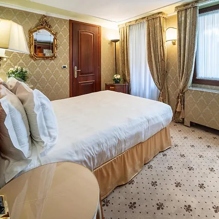 Hotel Colombina Venice